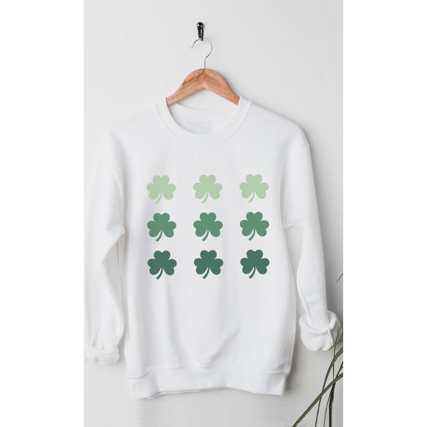 Retro St Patrick's Day Four Leaf Clover Fleece Sweatshirt: WHITE / S-XL
