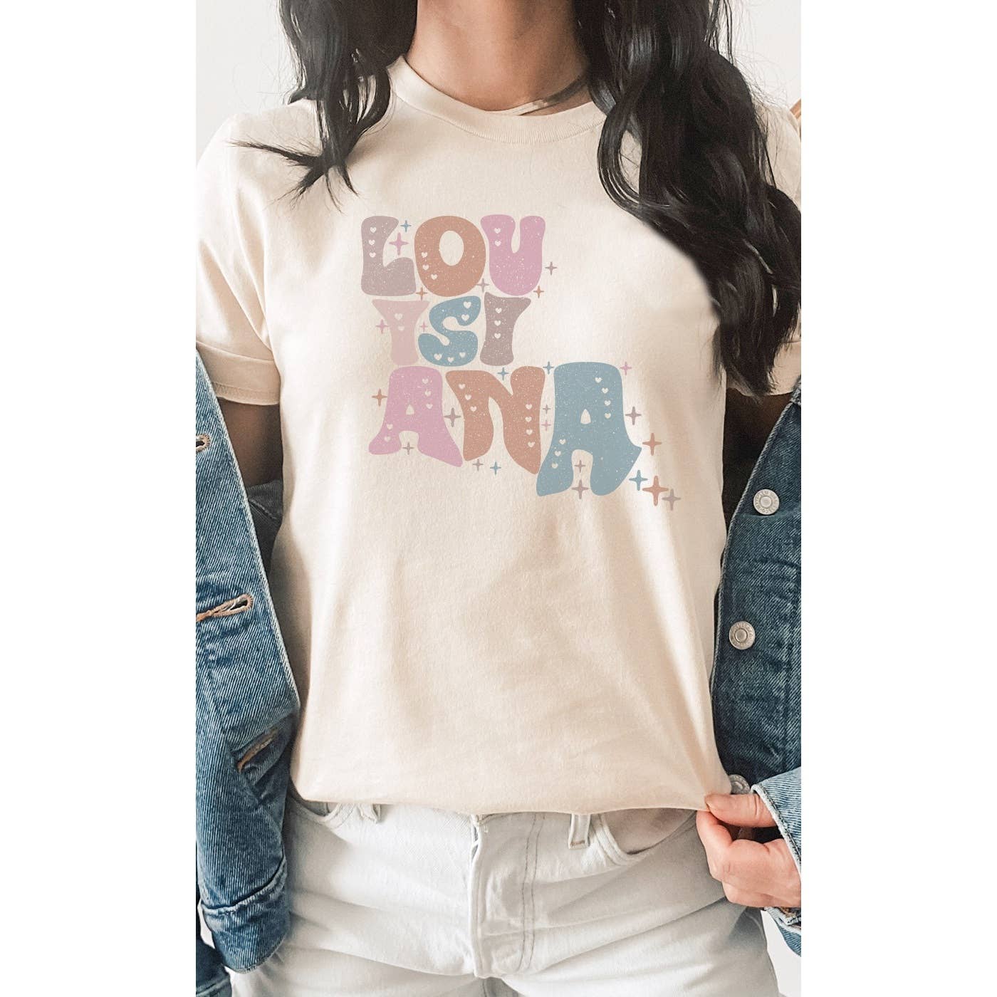 Adorned Bubble Letter Louisiana State Shape Graphic Tee / S-XL